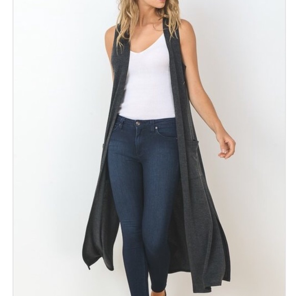 Sleeveless Gray Duster - Picture 3 of 6